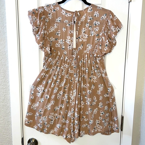 Khaki Ruffled Sleeve Floral Dainty Boho Western Romper - Picture 4 of 5